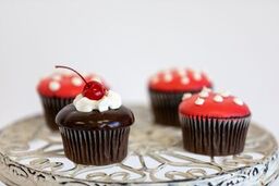 University of Idaho Valentines Day Cupcakes 2025